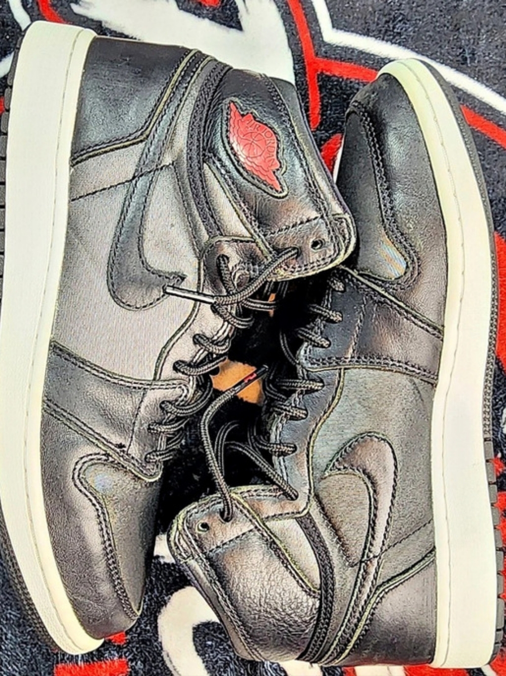 Nike Air Jordan 1 High-Top Sneakers in Black & Red US 7